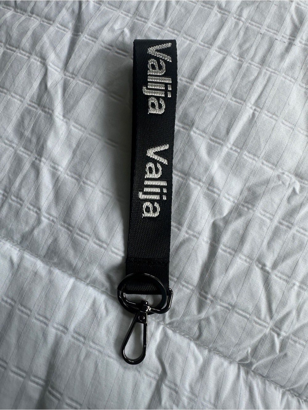 Valija Black & Silver Lanyard Keychain | Wristlet Clip